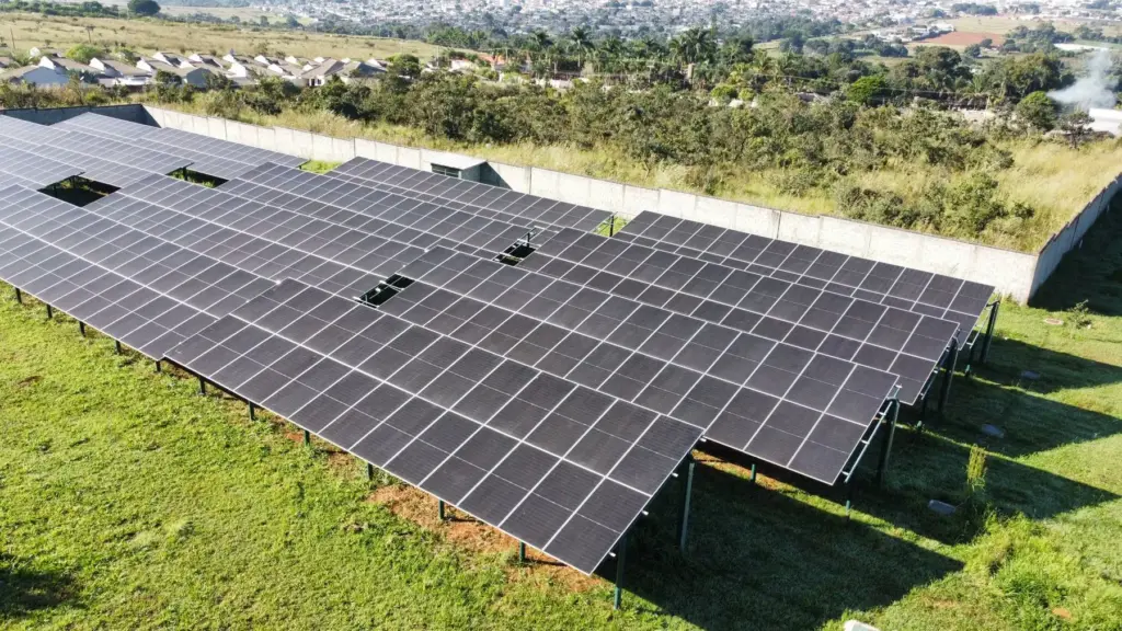 Usina fotovoltaica instalada em solo